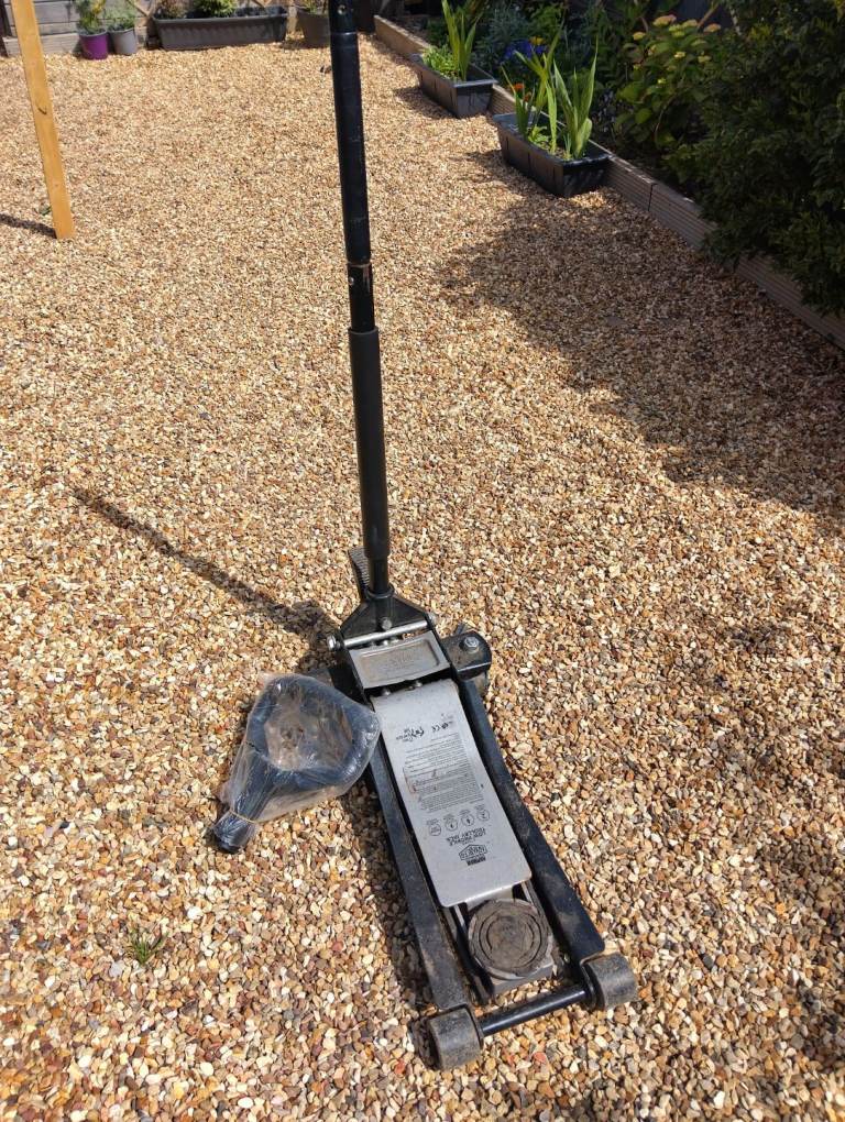2 tonne halfords advanced trolly jack