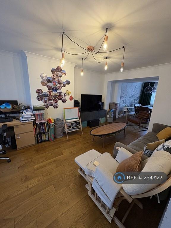 3 bedroom house in Diban Avenue, Hornchurch, RM12 (3 bed) (#2643122)