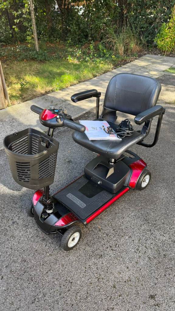 Pride Go Go Elite Traveller Mobility Scooter. Free Delivery possible.