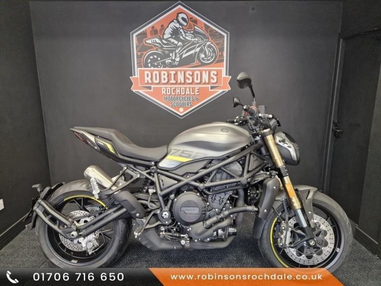 Benelli 752S Choice of colours Now £5999 great saving on list price