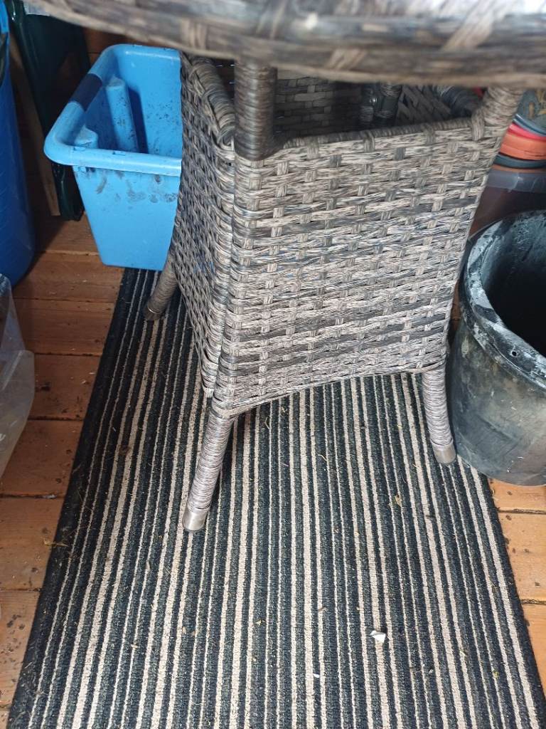 Grey Rattan Garden Table and Chair Set – Good Condition