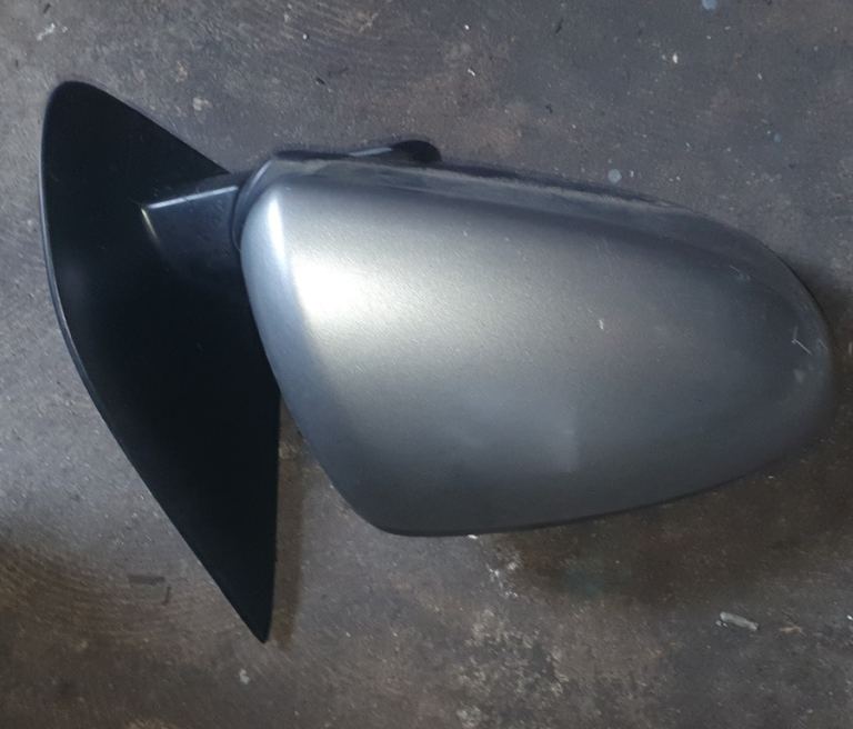 Nissan Qashqai J10 Driver Side Wing Mirror Silver 2008