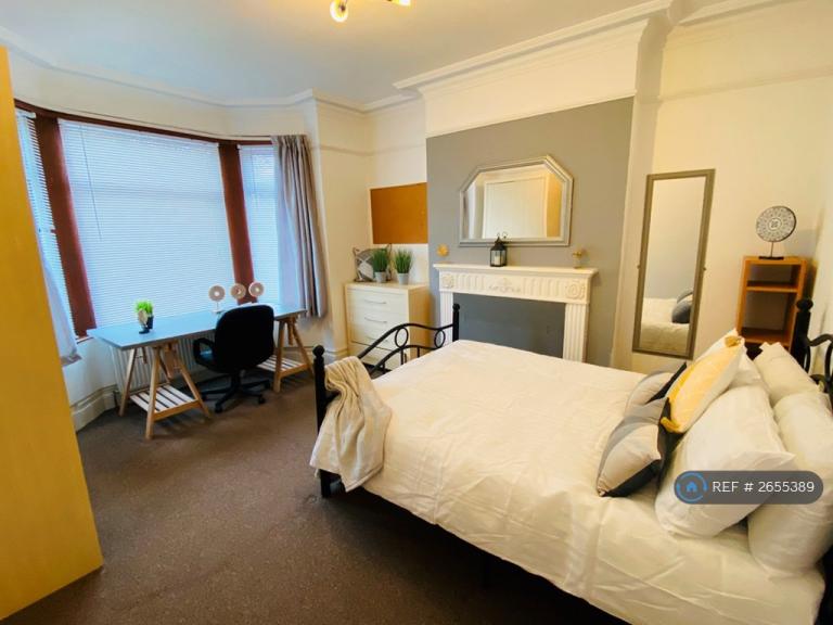 4 bedroom house in Earlsdon Avenue North, Coventry, CV5 (4 bed) (#2655389)