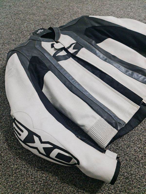 AXO Leather Motorcycle Jacket LARGE  (WHITE/GREY/BLACK)