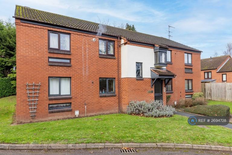 2 bedroom flat in Spring Pool, Warwick, CV34 (2 bed) (#2694728)