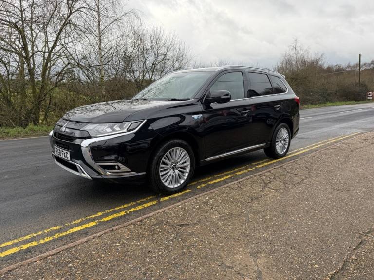 2018 Mitsubishi Outlander 2.4h TwinMotor 13.8kWh 4h SUV 5dr Petrol Plug-in Hybrid CVT 4WD Euro 6 ...