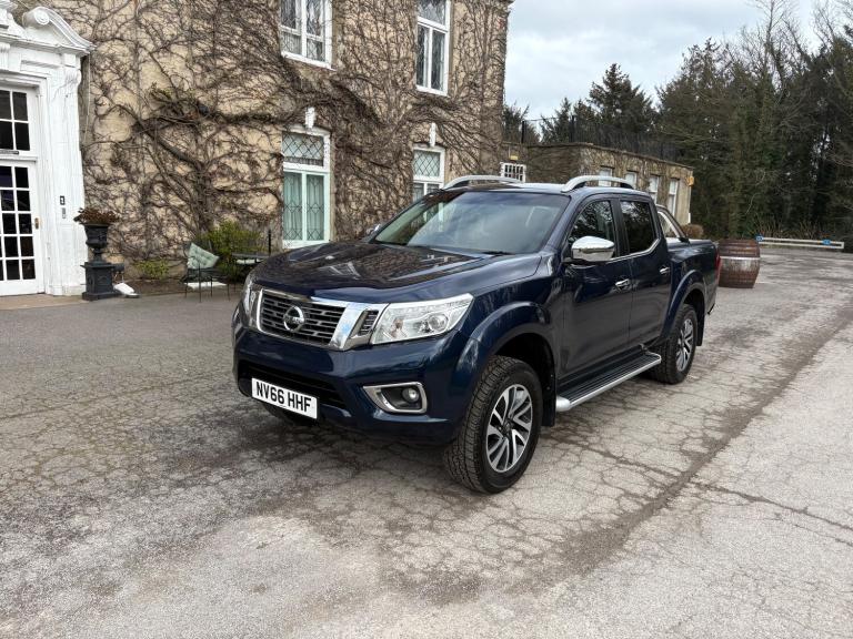 2016 Nissan Navara 2.3 dCi Tekna Pickup Double Cab 4dr Diesel Manual 4WD Euro 6