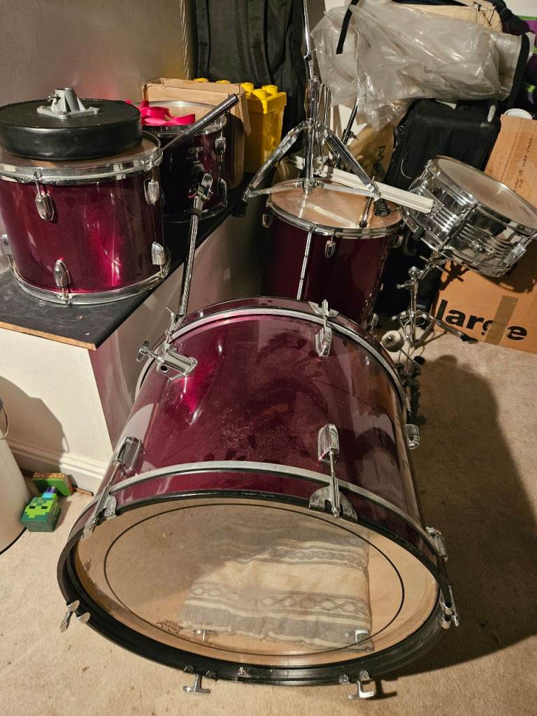 Full Drum Kit with Paiste Cymbals and Stool