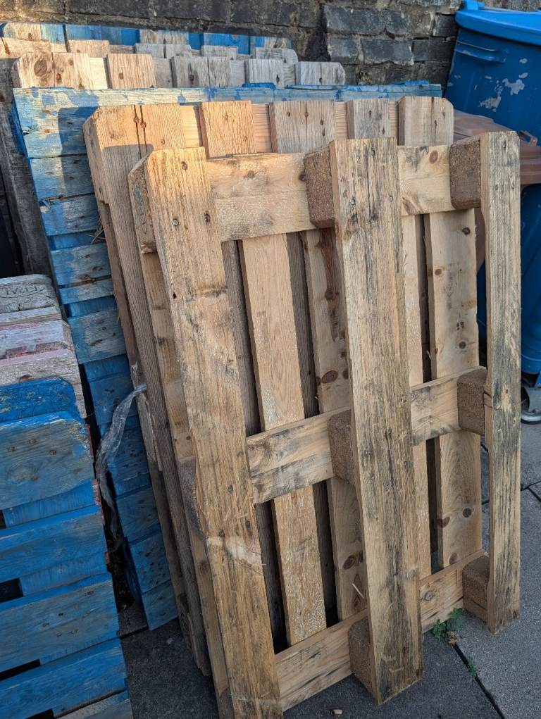 15–20 Wooden Pallets – FREE – Collection Only