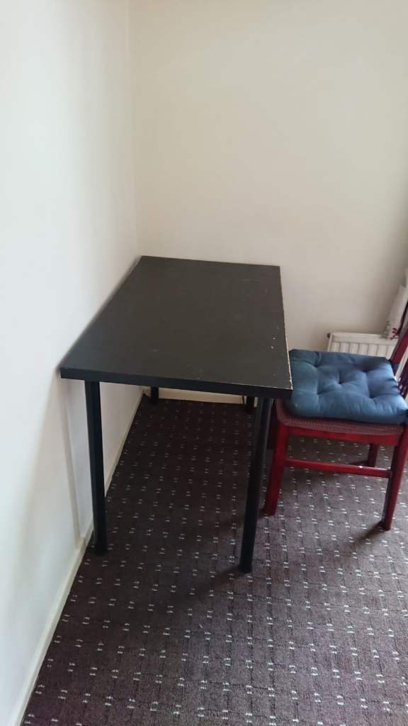 Ensuite room near city center cv1 4eq