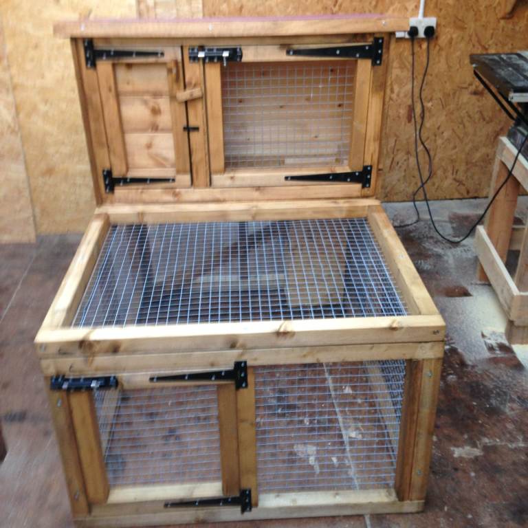 Rabbit Hutch with Run