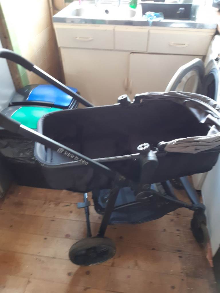 Ickle baba travel system 