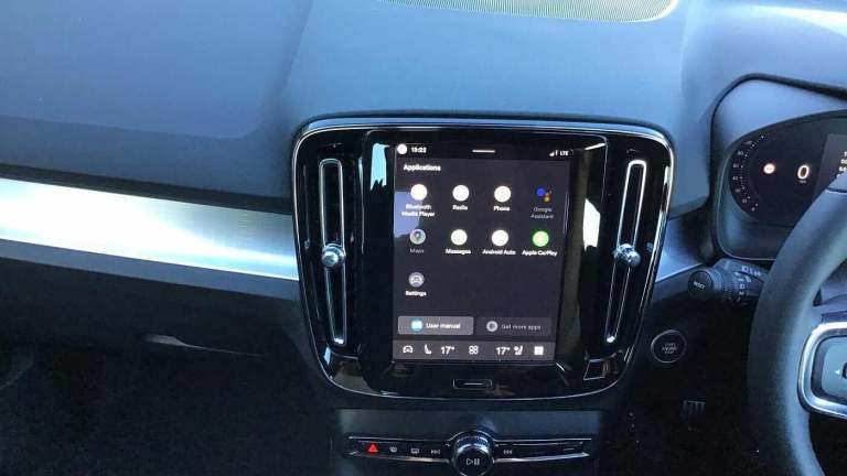 2025 Volvo XC40 Plus, B4 Mild hybrid, Petrol, Dark ESTATE Petrol/Electric Hybrid Automatic