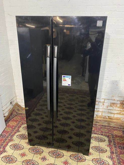 Black American Style Fridge Freezer –excellent Condition