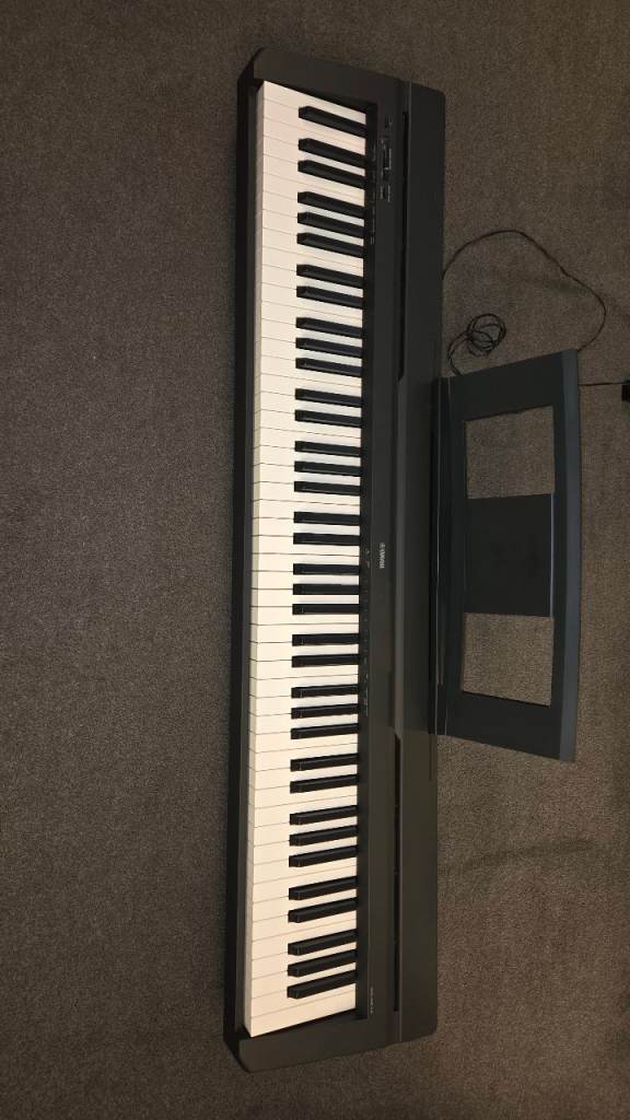 YAMAHA P45 DIGITAL KEYBOARD