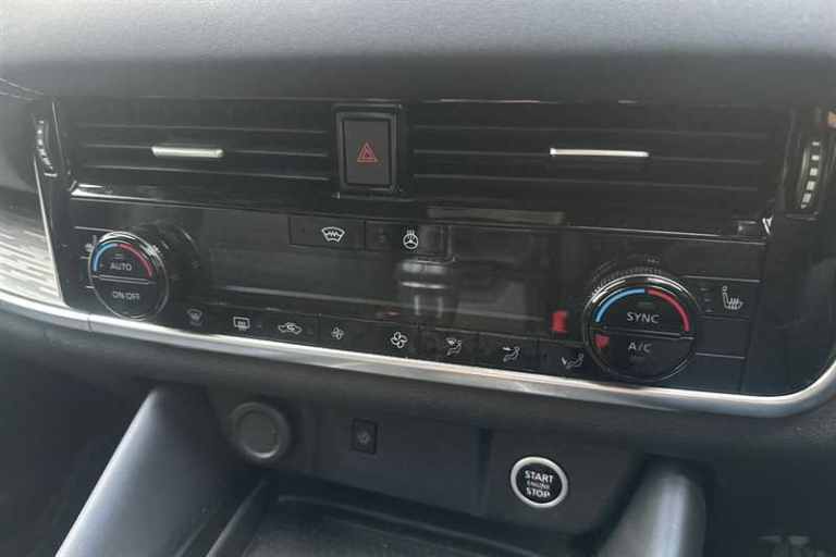 2024 Nissan Qashqai 1.3 DIG-T MH TEKNA 5DR Hatchback Petrol Manual