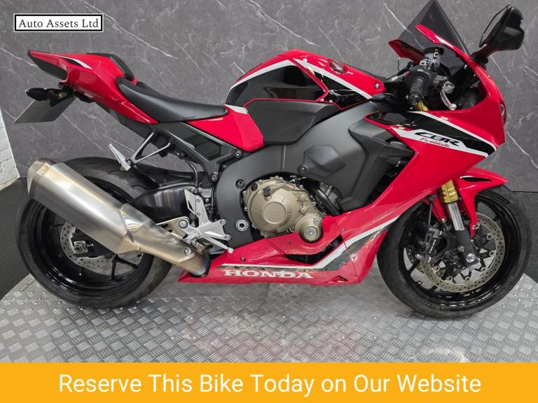 2018 Honda CBR1000RR Fireblade 1000 Super Sports Petrol Manual Euro 4 (192 ps) Super Sports Petro...