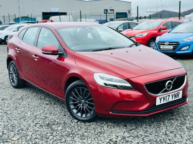 VOLVO V40 2.0 Momentum D2 2017