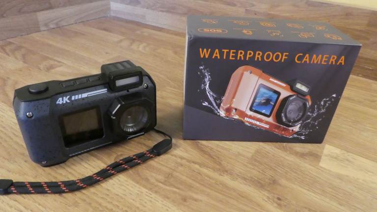 Underwater 10m Digital Camera with Dual LCD Screens for Taking Selfies