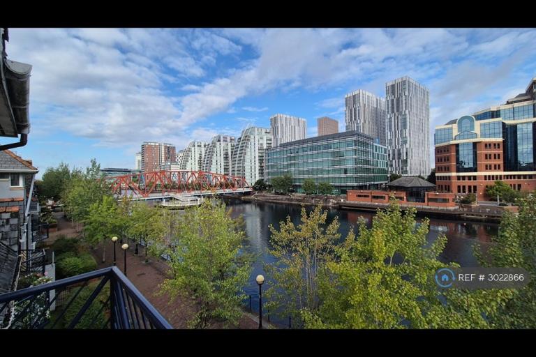 2 bedroom flat in Vancouver Quay, Salford, M50 (2 bed) (#3022866)