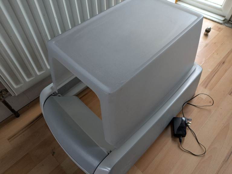 PETSAFE SCOOPFREE LITTER BOX 