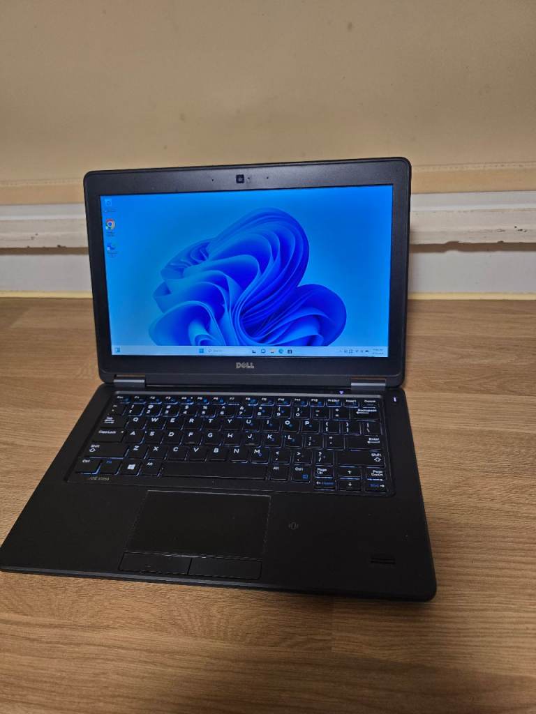 Dell Latitude E7250 Laptop - Intel i7, 8GB RAM, 256GB SSD