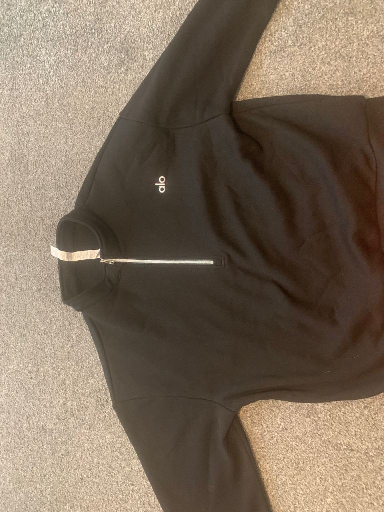 Alo Black Half Zip Sweatshirt – Good Condition