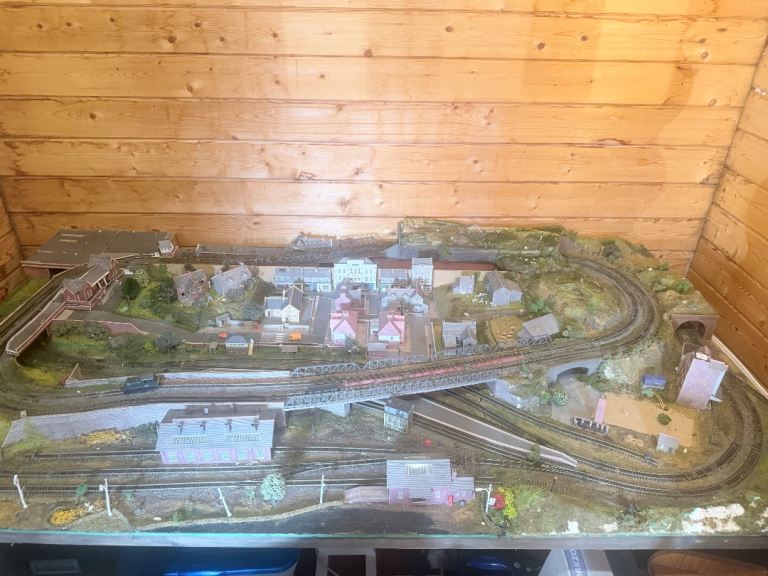 N Gauge Model Railway Layout with Detailed Scenery - Good Condition