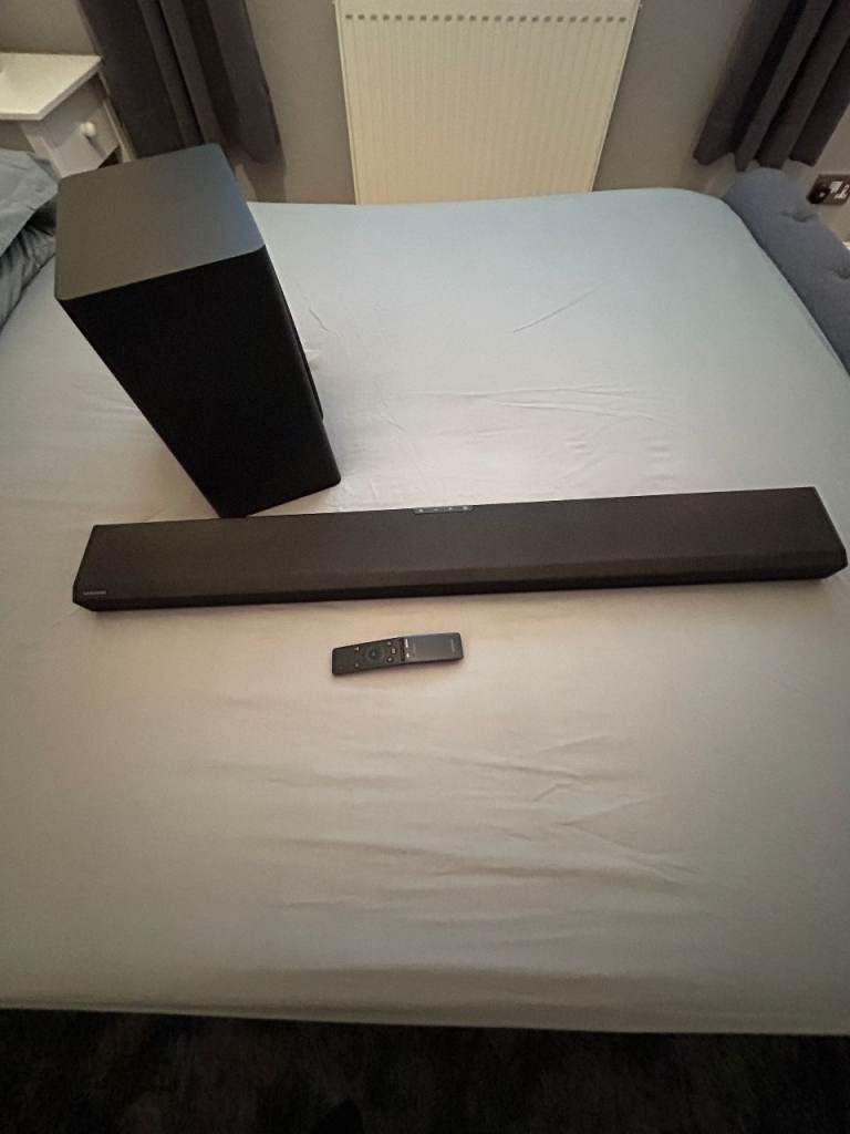 Samsung HW-Q70T Soundbar with Dolby Atmos and Wireless Subwoofer