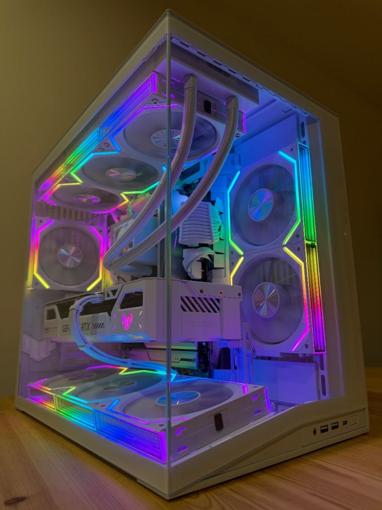 Gaming PC - Ryzen 7 9800X3D, 16GB RTX 5070 Ti, 32GB DDR5, 2TB NVME SSD, RGB