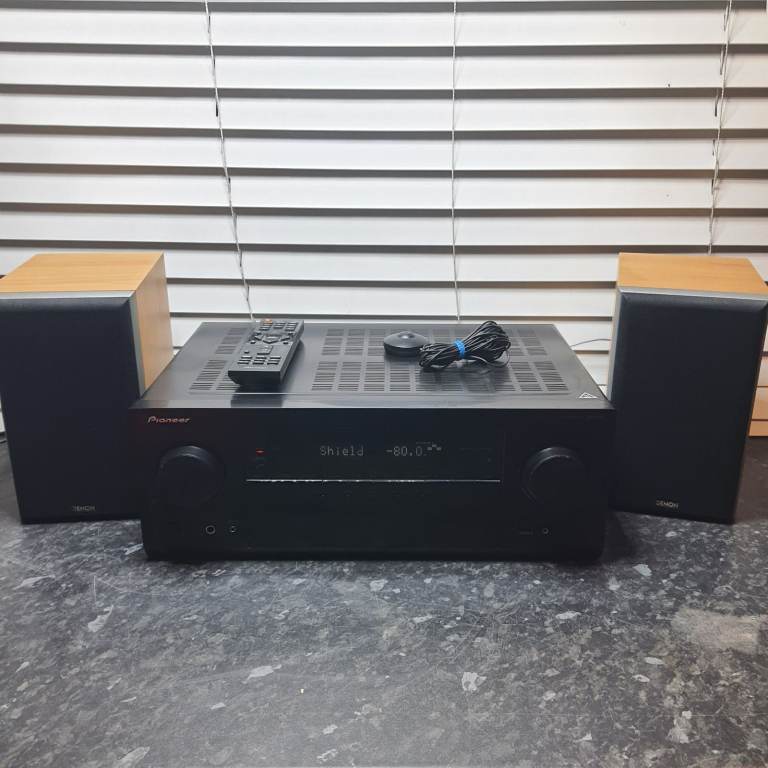 Amp sold !!!!Speakers Denon like new evry good condition can deliver or post