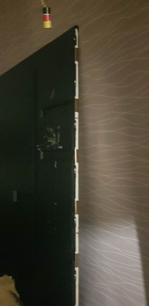 BROKEN SCREEN Samsung 4K LED Smart TV 85" UE85DU8000 HDR UHD TV smashed screen Ilford 