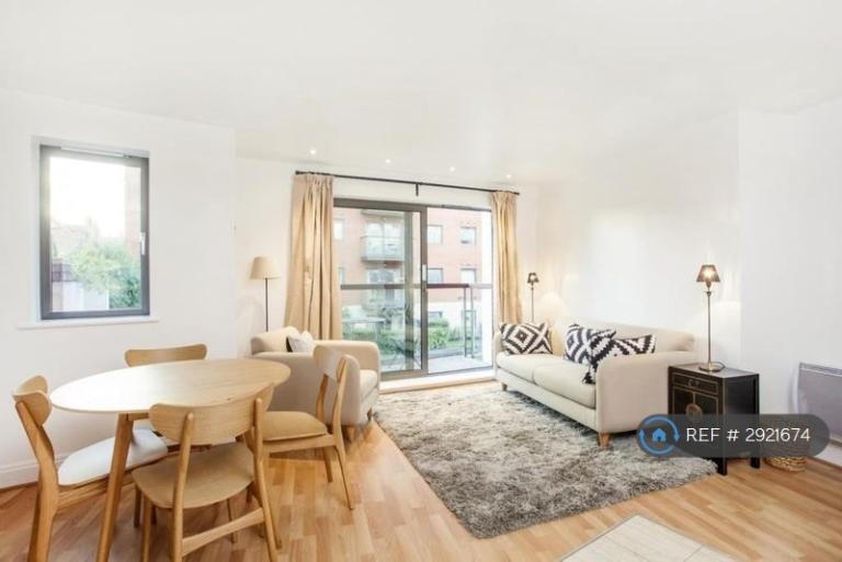 1 bedroom flat in Zachary Court, London, SW1P (1 bed) (#2921674)