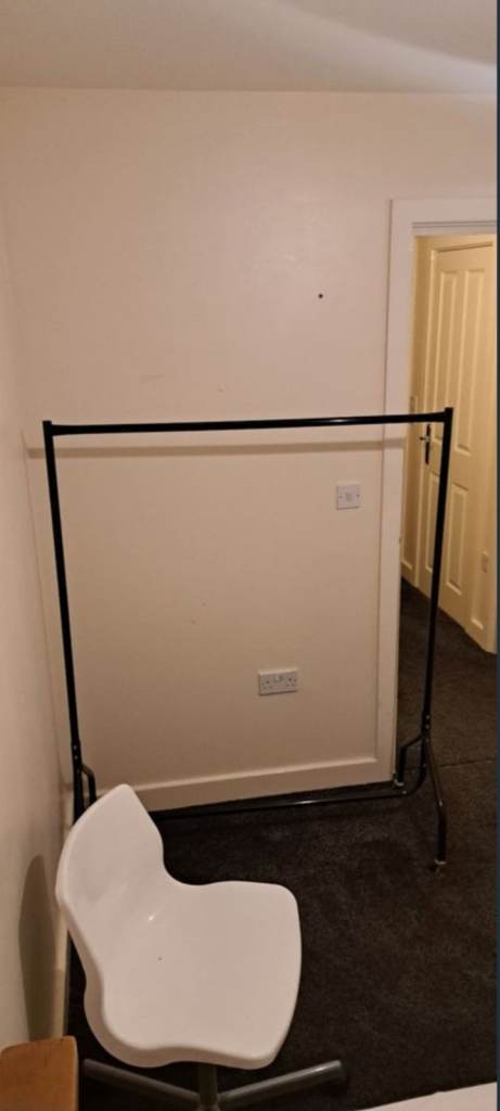 DOUBLE ROOM BILLS INCLUSIVE 4 RENT AT MK8