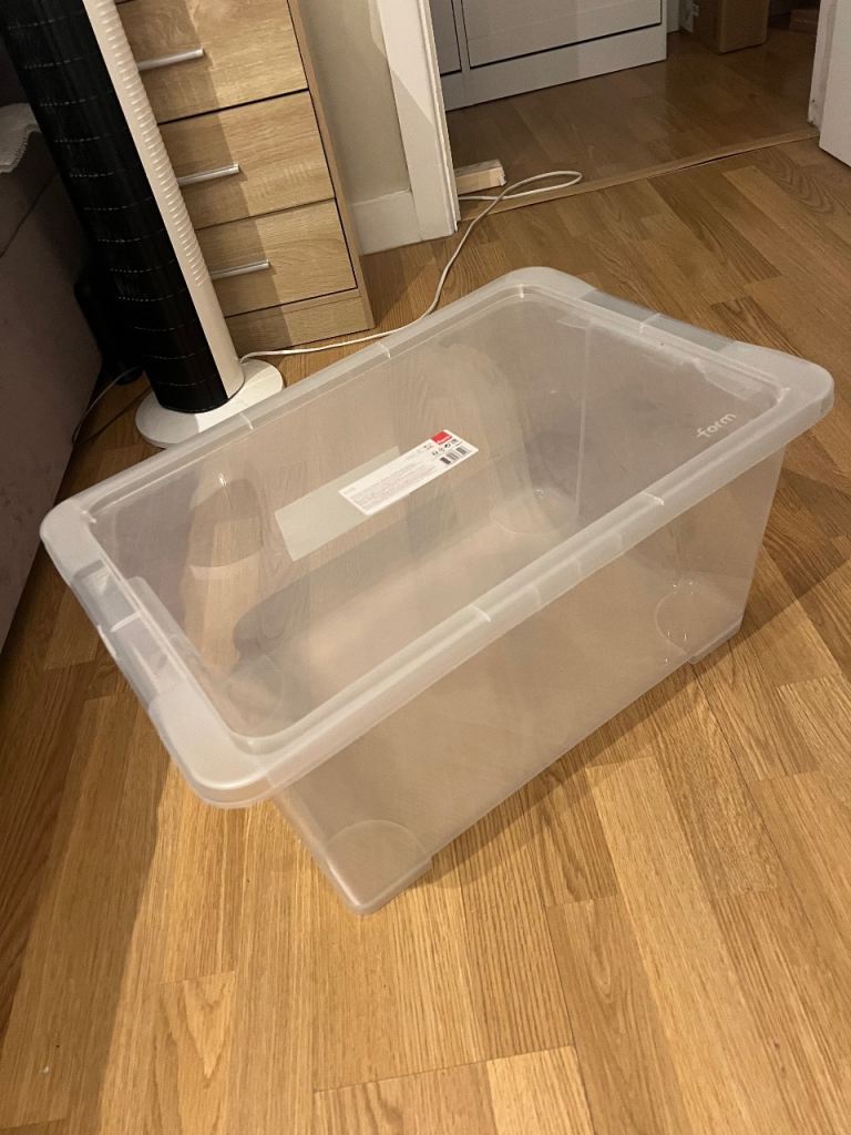 Kaze Clear Plastic Storage Box with Lid – Good Condition