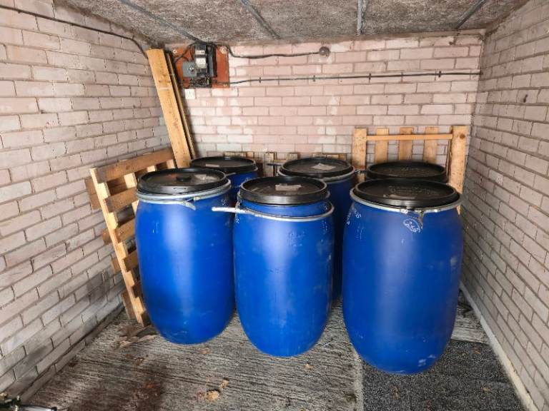 Shipping barrels 