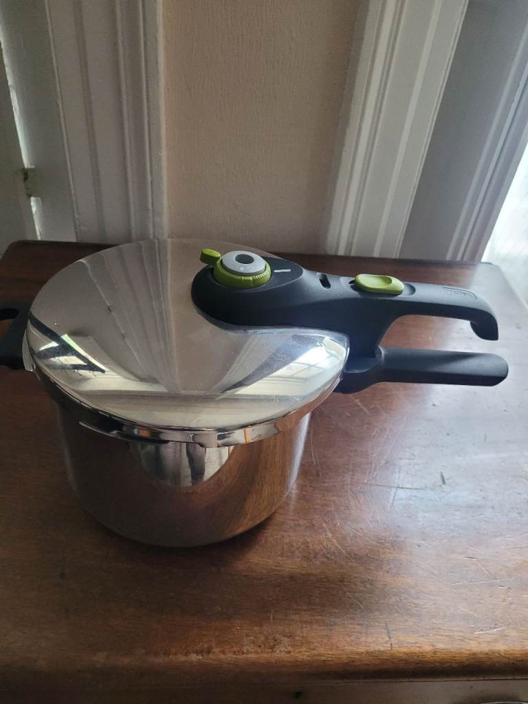 Pressure cooker - Tefal Secure 5 Neo Good Condition