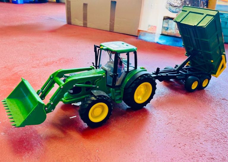 John Deere tractor & trailer 