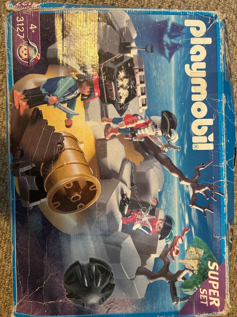 Playmobil 3127 Pirate Island Super Set – Good Condition