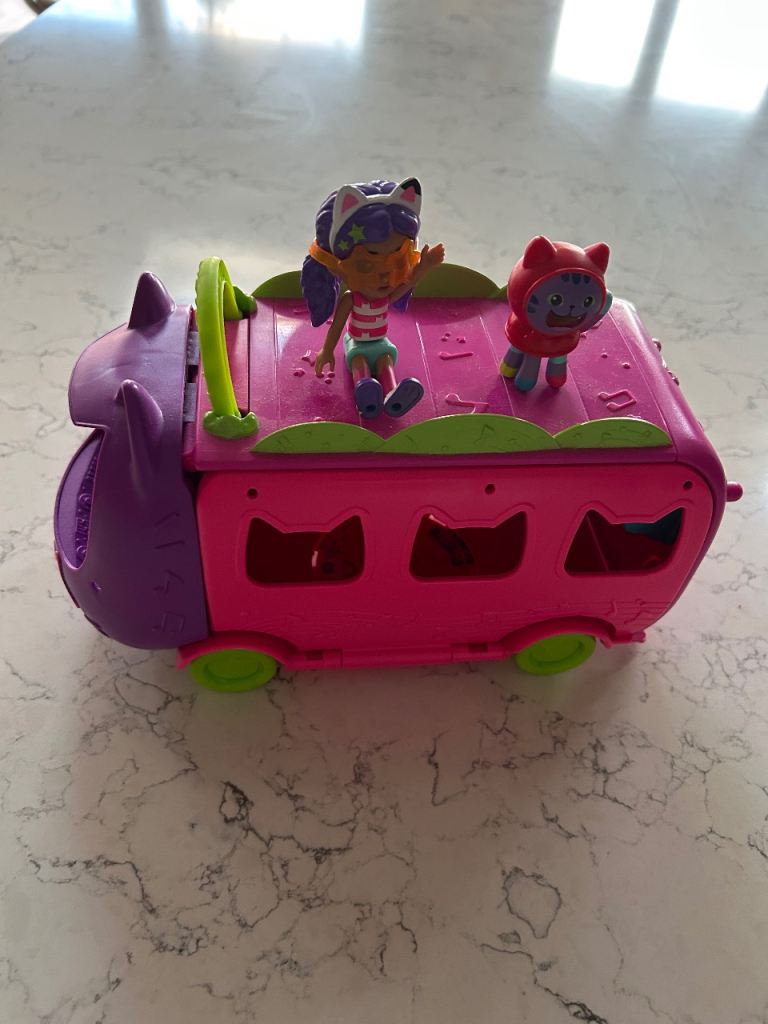 Free Gabby’s Dollshouse Party Bus