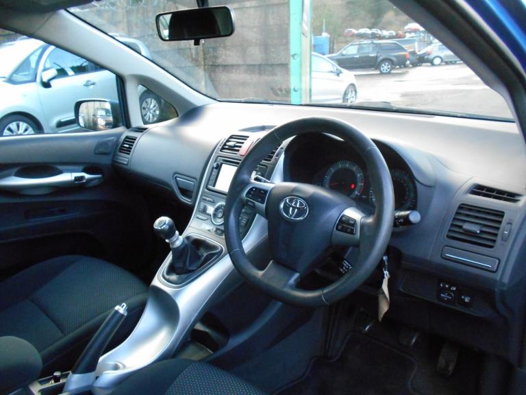 2012 Toyota Auris 1.6 V-Matic TR 5dr HATCHBACK Petrol Manual