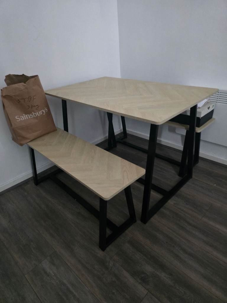 Dining/Kitchen table