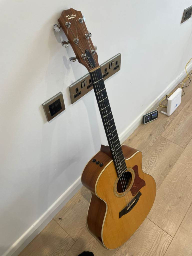 Taylor 214ce - Electro Acoustic Guitar - Offers welcome - MUST GO THIS WEEKEND!