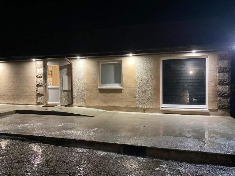  1 Bedroom Modern Property 