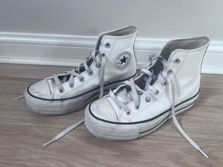 Converse All Star High-Tops –size 5