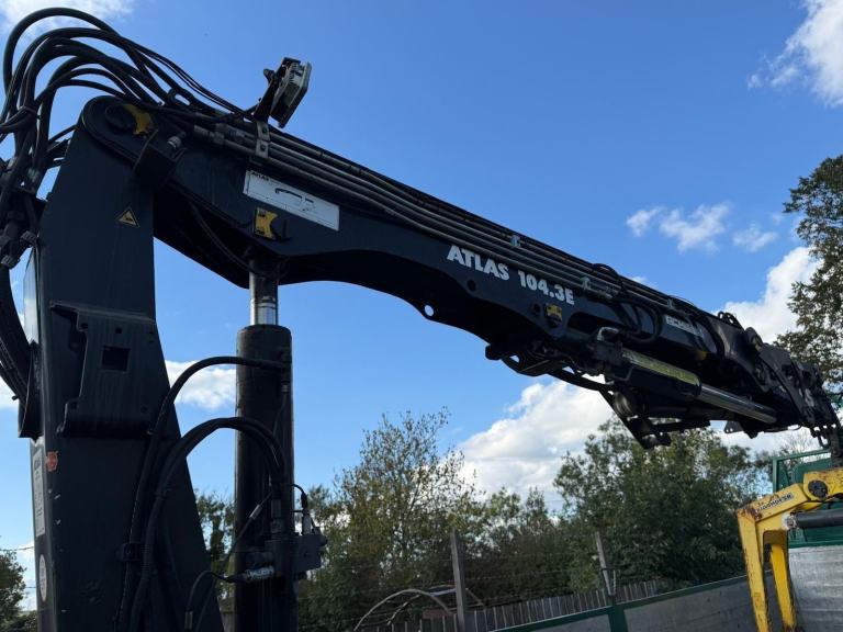  2013 DAF LF 55.220 18TON DROPSIDE WITH ATLAS 104.3E CRANE 