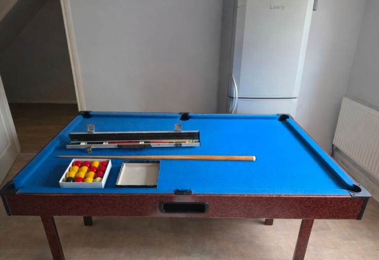 Pool table £40