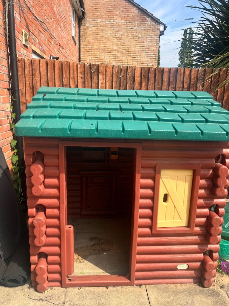 Little tikes log cabin play house 