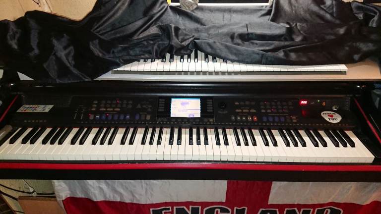 DIGITAL PIANO Yamaha cvp-107 good condition!