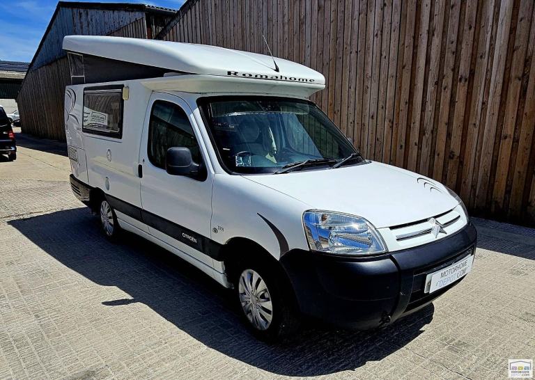 Romahome R20 HyLo camper 2012 2 berth 4 belts 40k 5m 1955kgs
